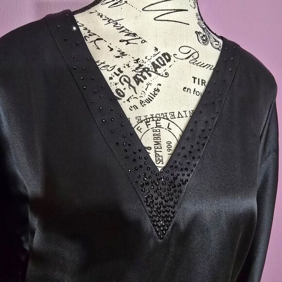 NWT Tahari Logan Silk asymmetrical crystal embellished tunic blouse - Picture 8 of 9